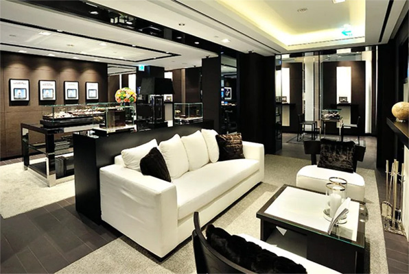 广东湛江万国专修店在哪里